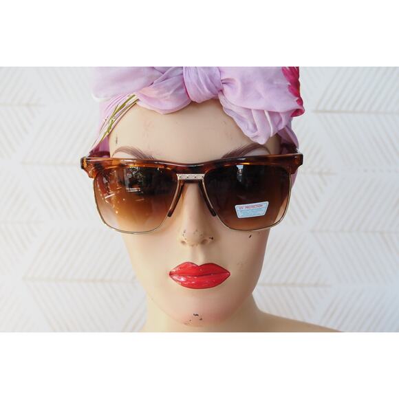 Vintage 1980s Sunglasses New Old Stock Hipster Grandma Chic Old Money Mobwife main image 6
